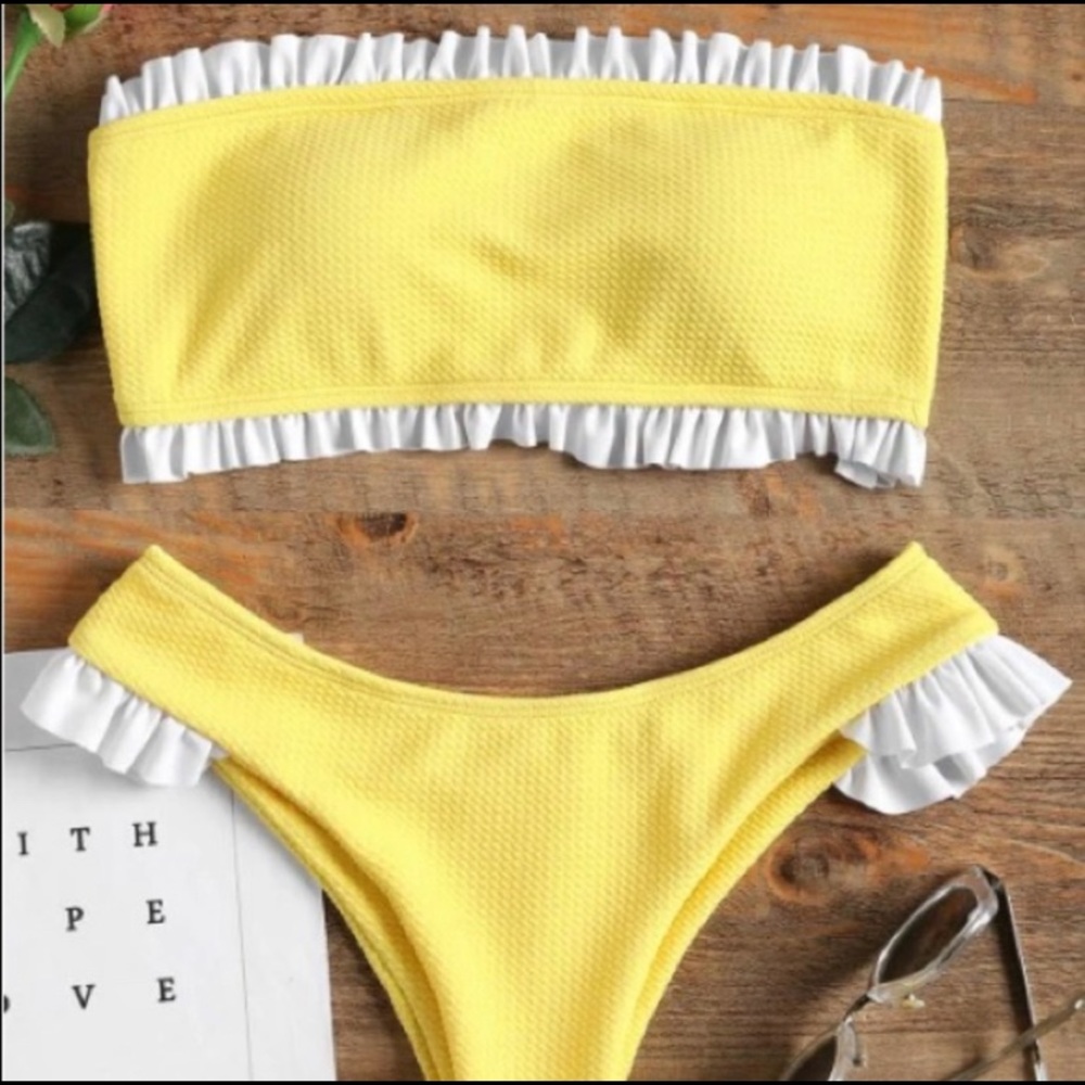 Zaful Ruffle Bandeau Bikini